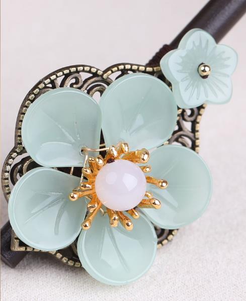 Oriental Carp Chinese Hairpin