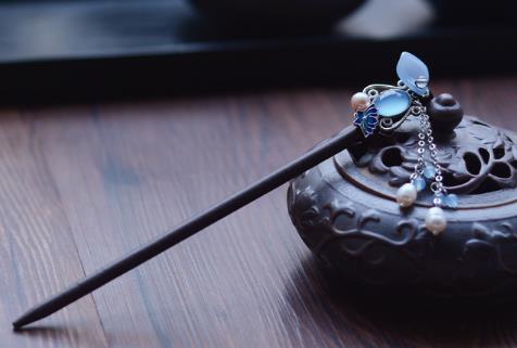 Oriental Carp Chinese Hairpin