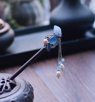 Oriental Carp Chinese Hairpin